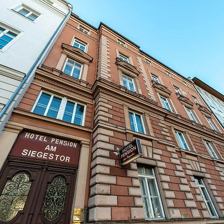 Hotel-Pension Am Siegestor Munchen Bagian luar foto