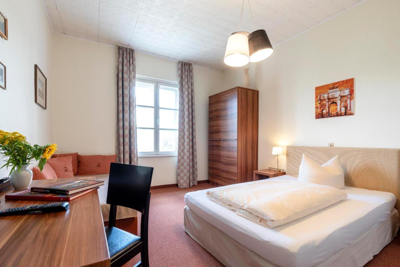 Hotel-Pension Am Siegestor Munchen Bagian luar foto