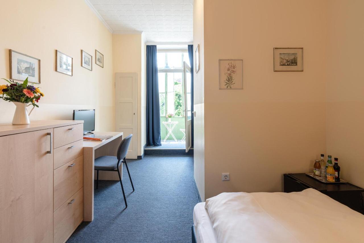 Hotel-Pension Am Siegestor Munchen Bagian luar foto