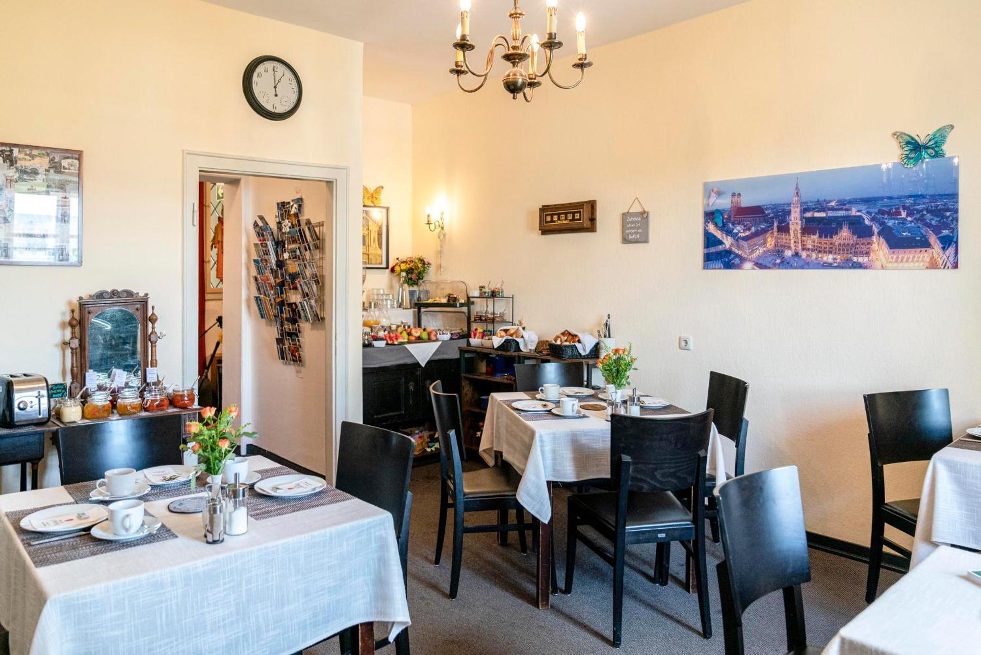 Hotel-Pension Am Siegestor Munchen Bagian luar foto