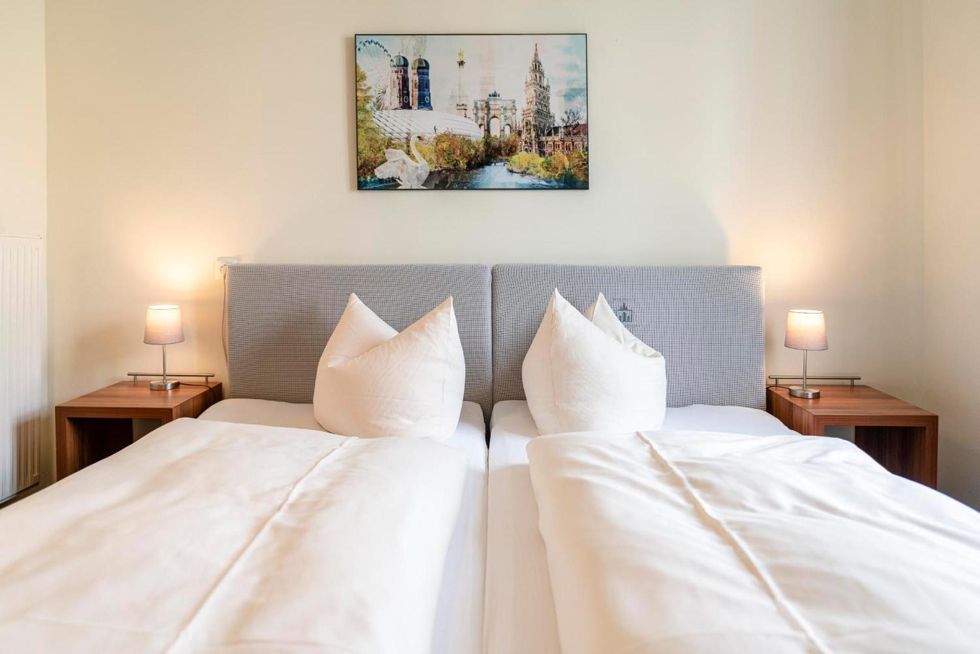 Hotel-Pension Am Siegestor Munchen Bagian luar foto