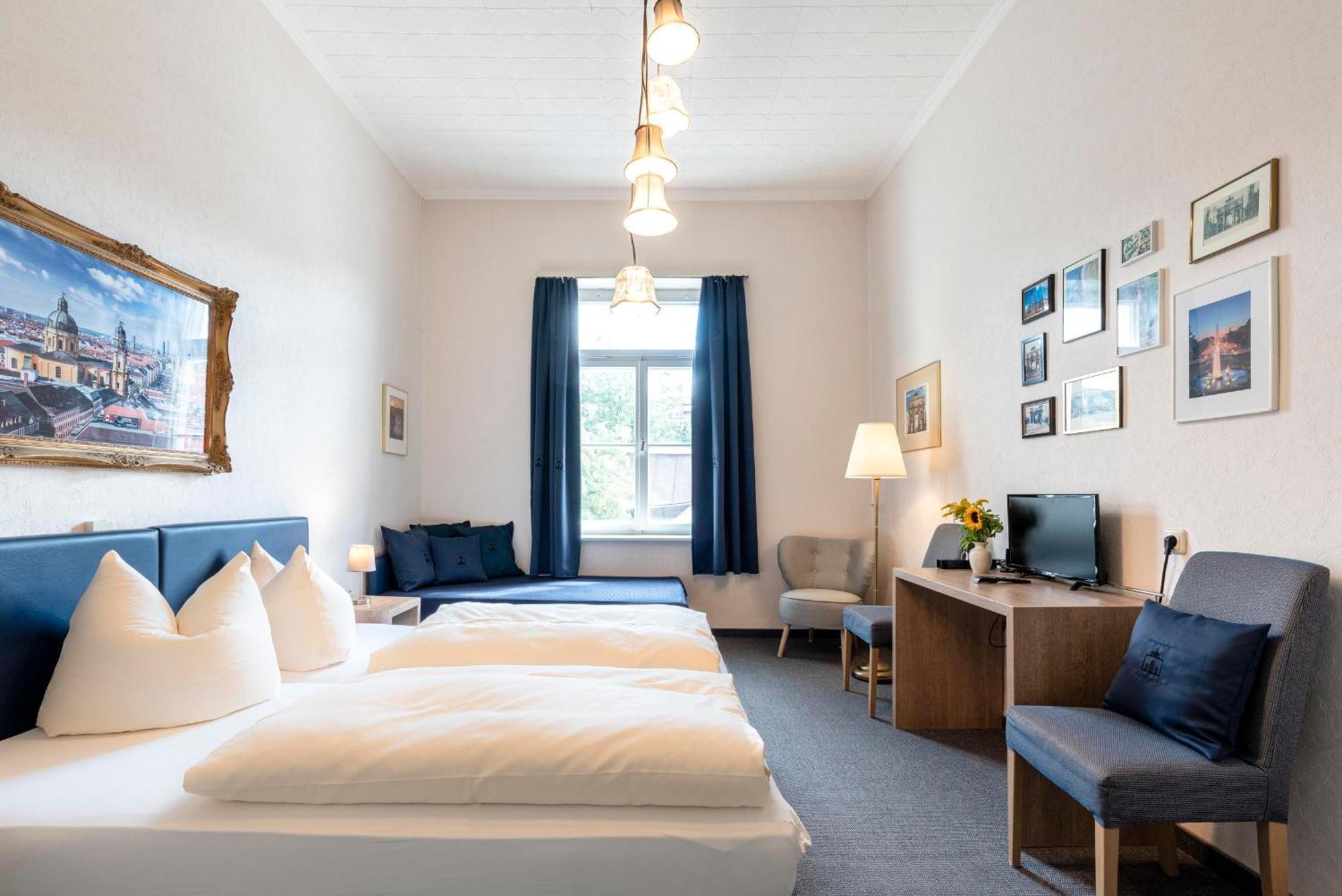 Hotel-Pension Am Siegestor Munchen Bagian luar foto