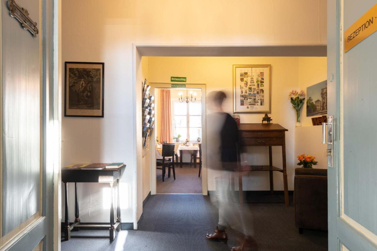 Hotel-Pension Am Siegestor Munchen Bagian luar foto